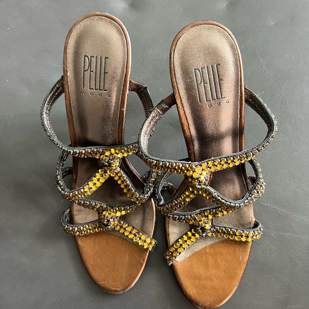 Pelle Women's Bronze Leather & Gold Beaded Sandals size 8 NWT